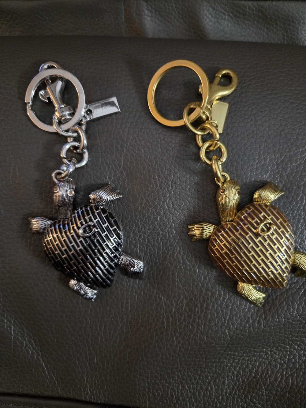 Metal Turtle Keychain Key Ring - Silver and Gold Unbraded Pic One.